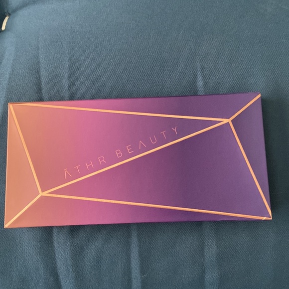 Athr Beauty Moonlight Crystal eyeshadow Palette - Picture 2 of 3